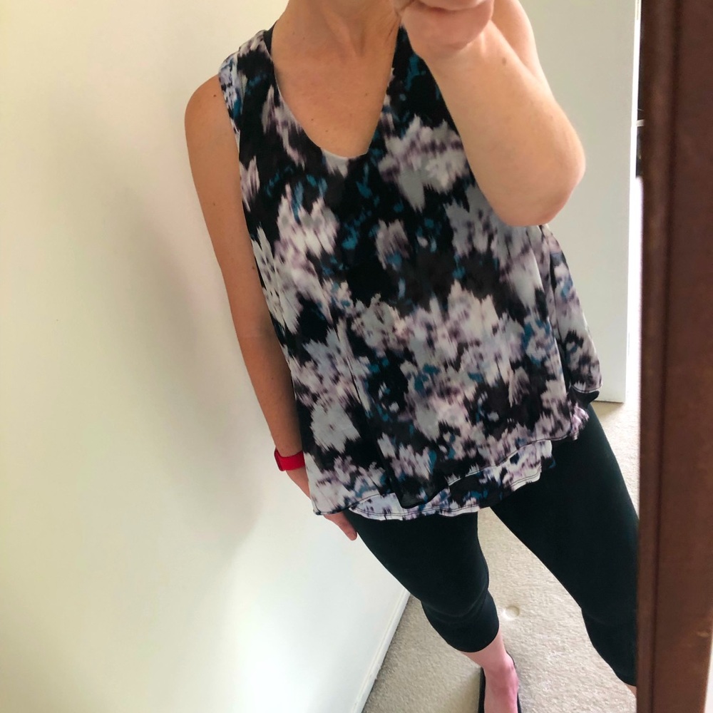Simply Vera/Vera Wang top